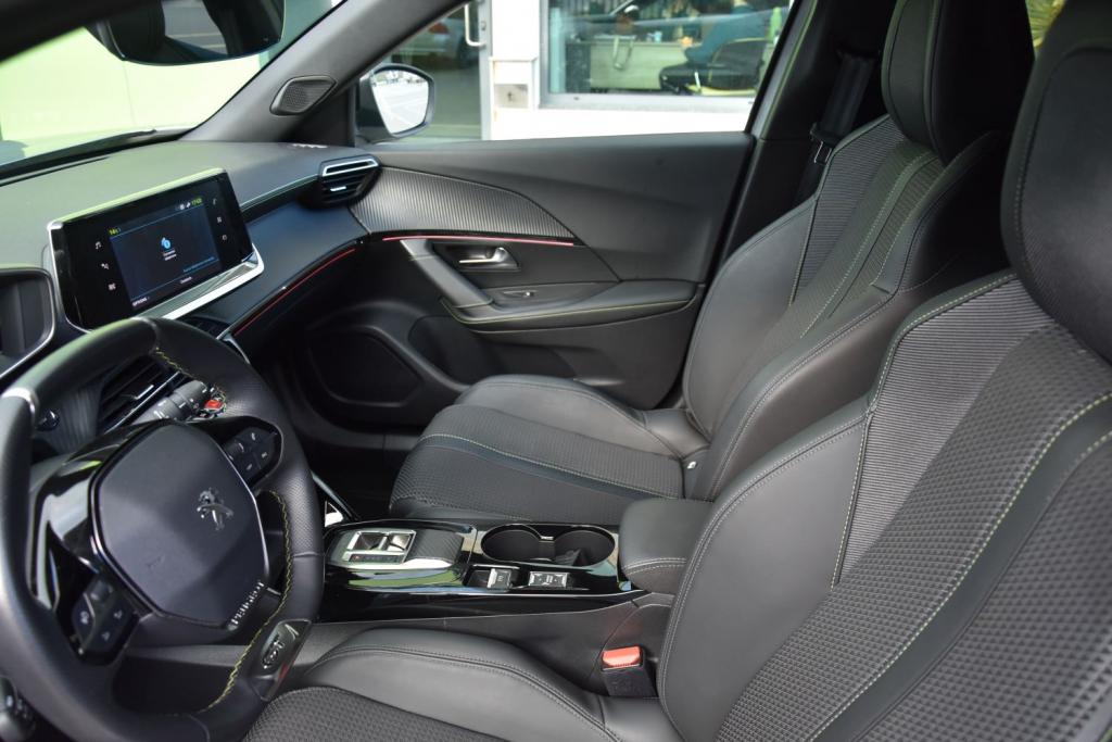 Peugeot e-2008 50 kWh GT