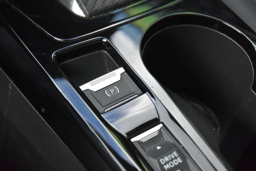 Peugeot e-2008 50 kWh GT