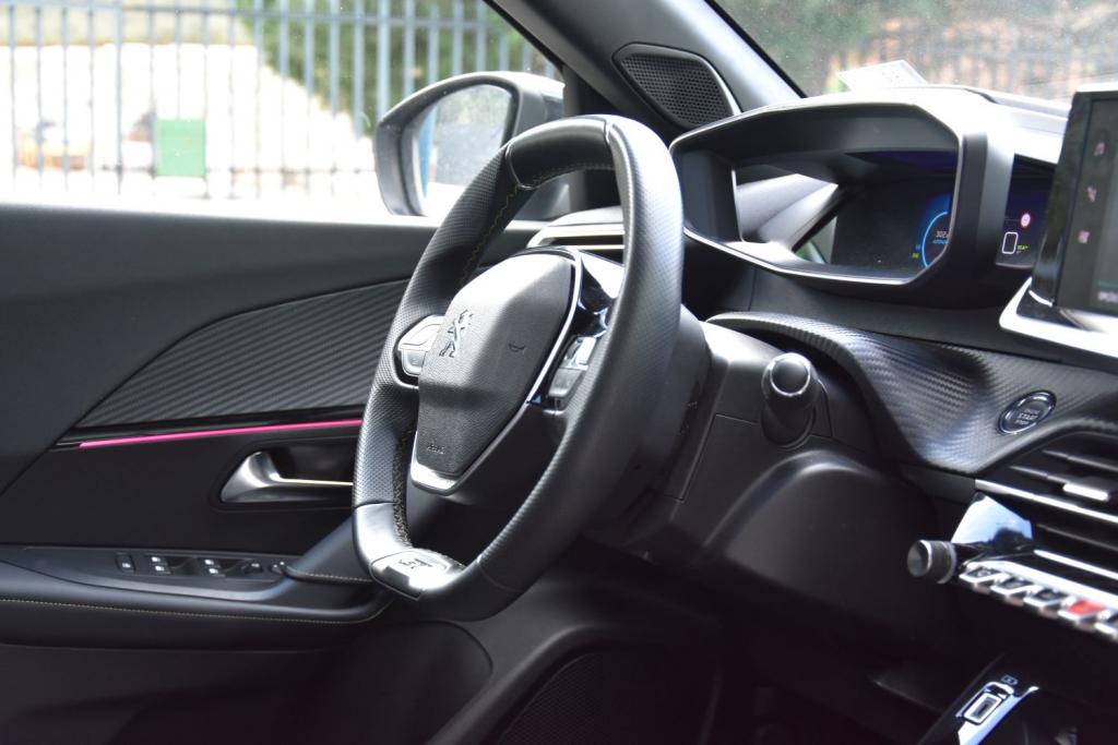 Peugeot e-2008 50 kWh GT
