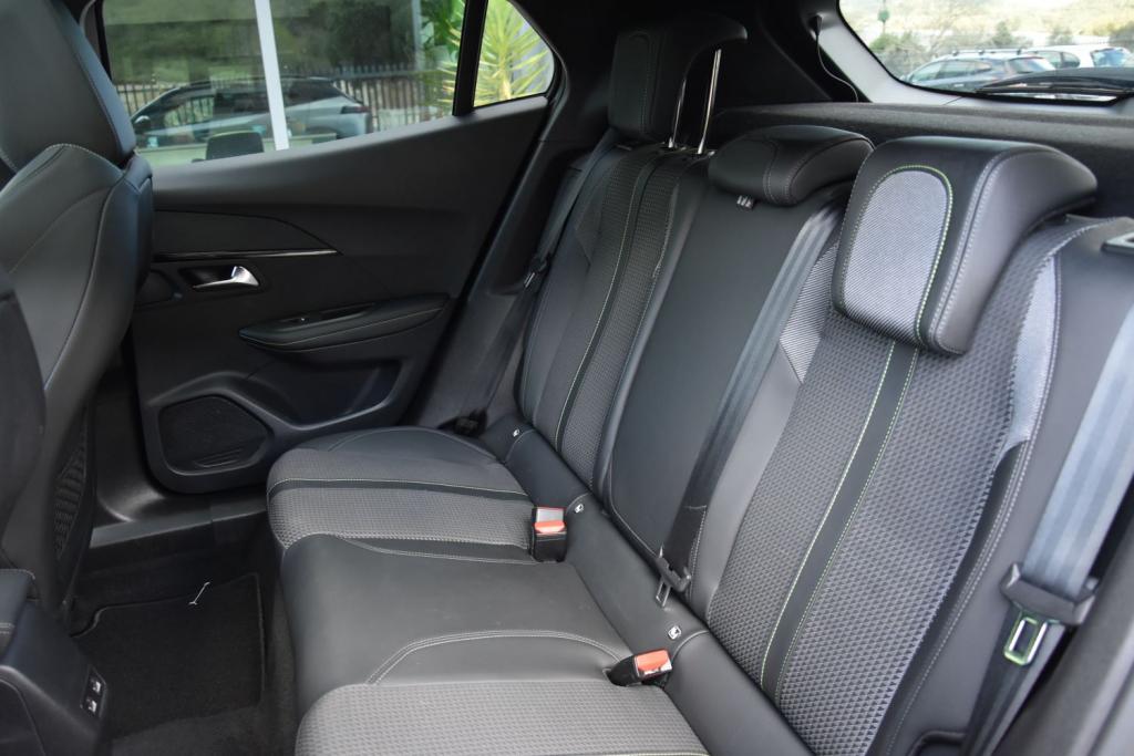 Peugeot e-2008 50 kWh GT