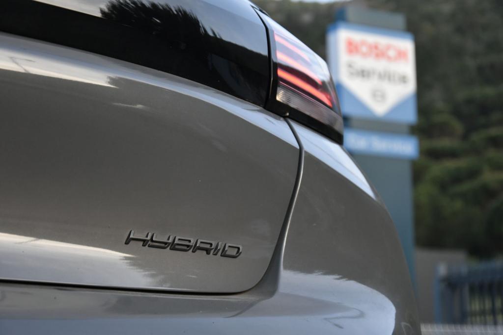 Peugeot 208 Hybrid Allure 