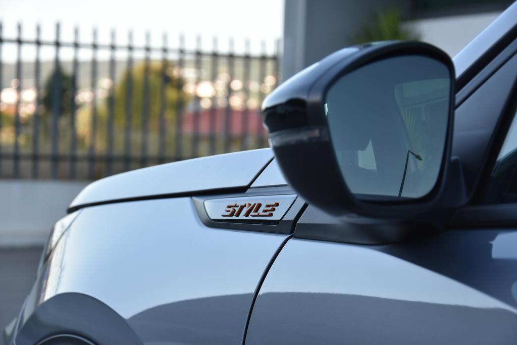 Peugeot 2008 1.2 Hybrid Style e-DCS6