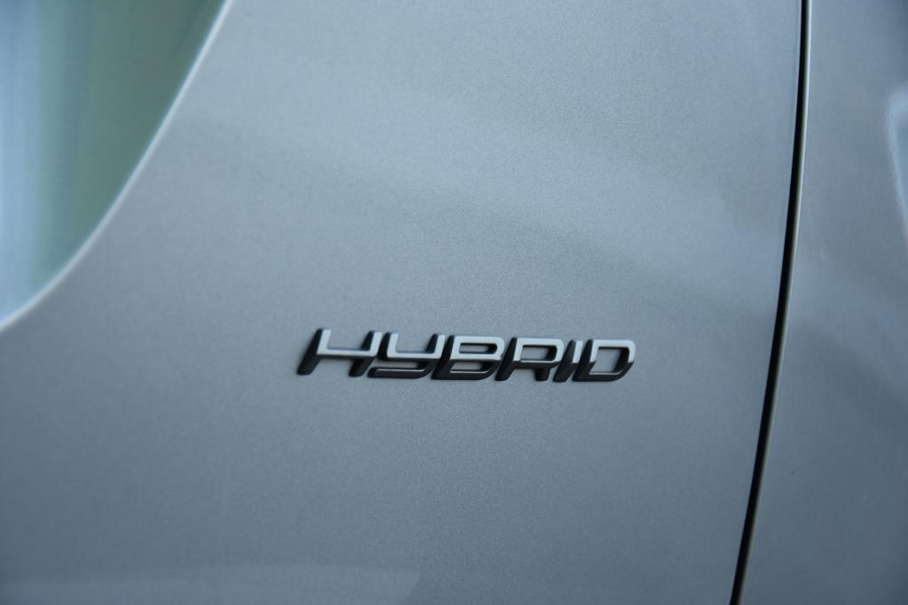 Peugeot 2008 1.2 Hybrid Style e-DCS6