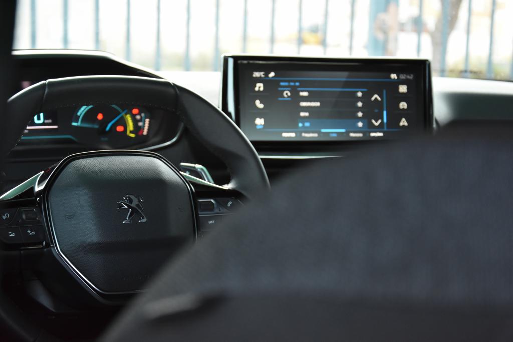 Peugeot 2008 1.2 Hybrid Style e-DCS6