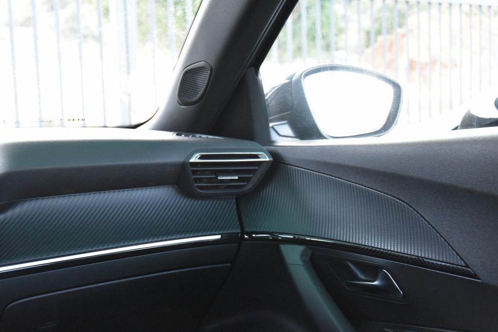 Peugeot 2008 1.2 Hybrid Style e-DCS6