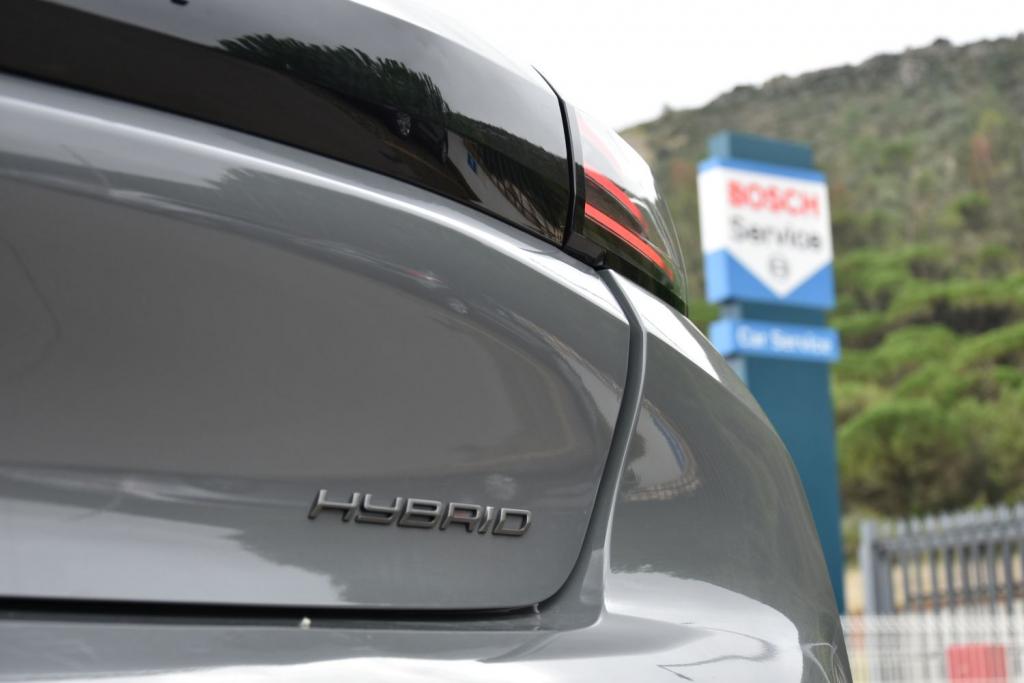 Peugeot 1.2 Hybrid GT e-DCS6