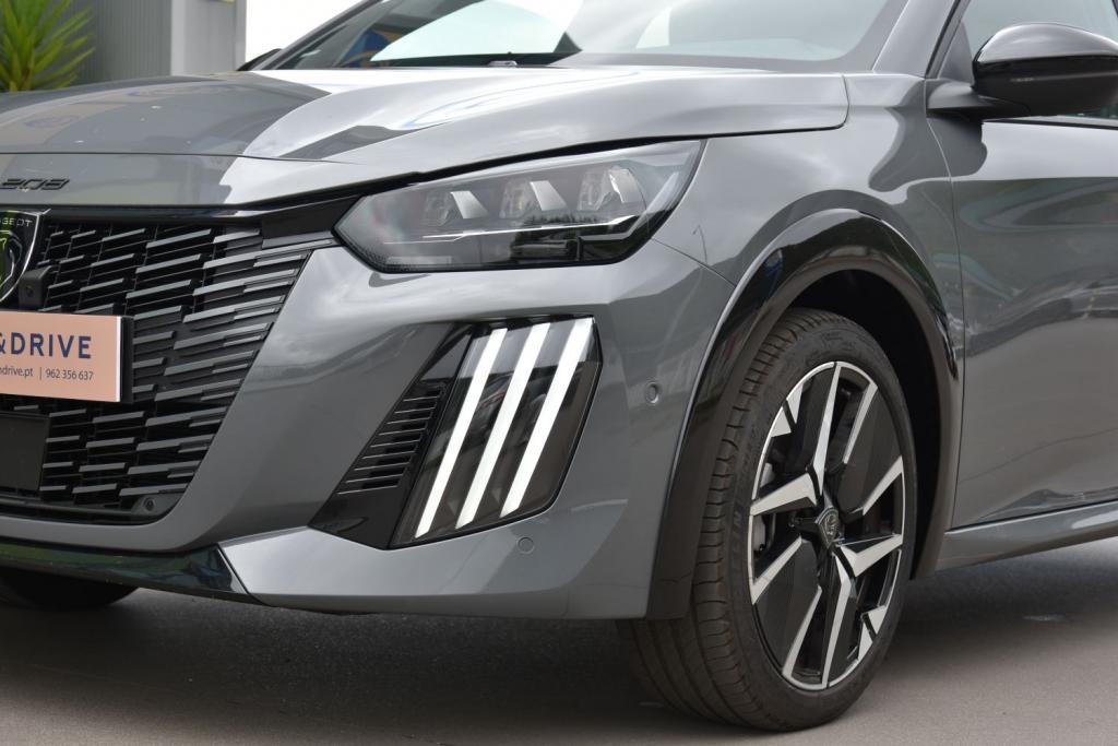 Peugeot 1.2 Hybrid GT e-DCS6