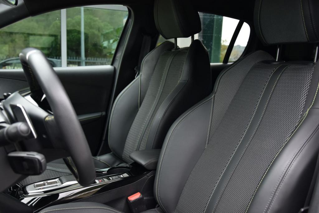 Peugeot 1.2 Hybrid GT e-DCS6