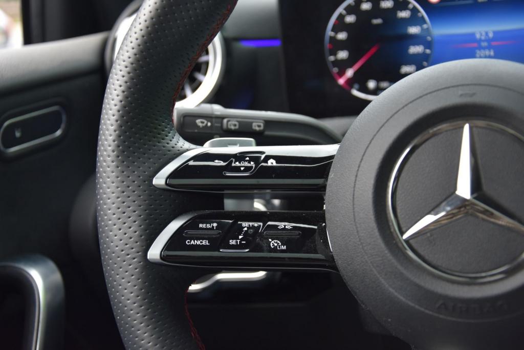 Mercedes-Benz A 250e AMG (HÍBRIDO PLUG-IN)