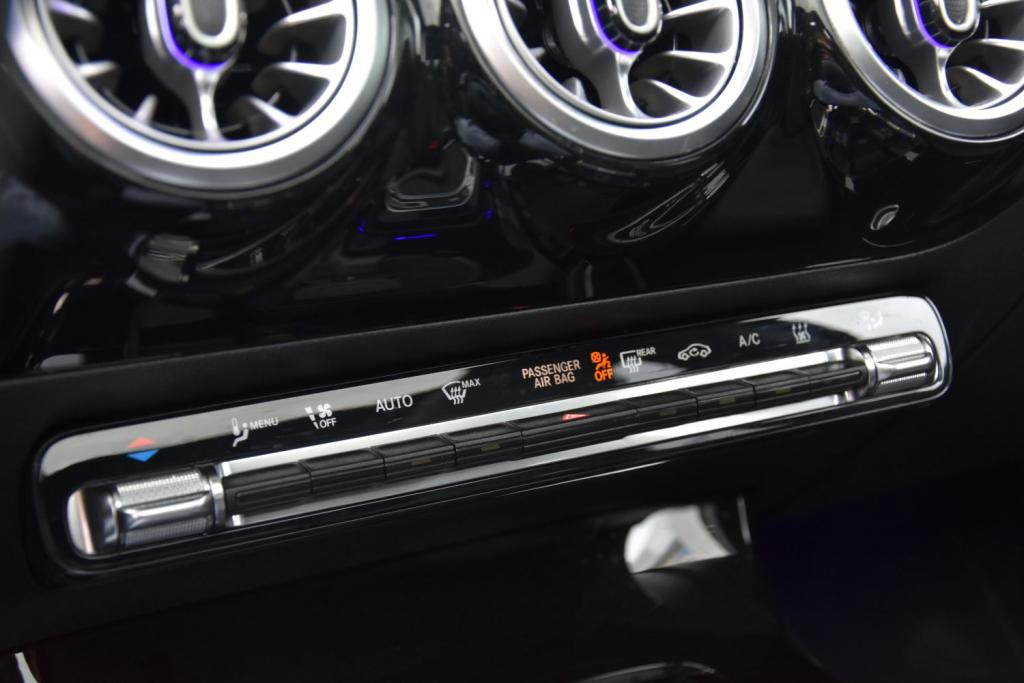 Mercedes-Benz A 250e AMG (HÍBRIDO PLUG-IN)