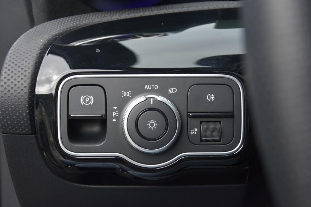 Mercedes-Benz A 250e AMG (HÍBRIDO PLUG-IN)