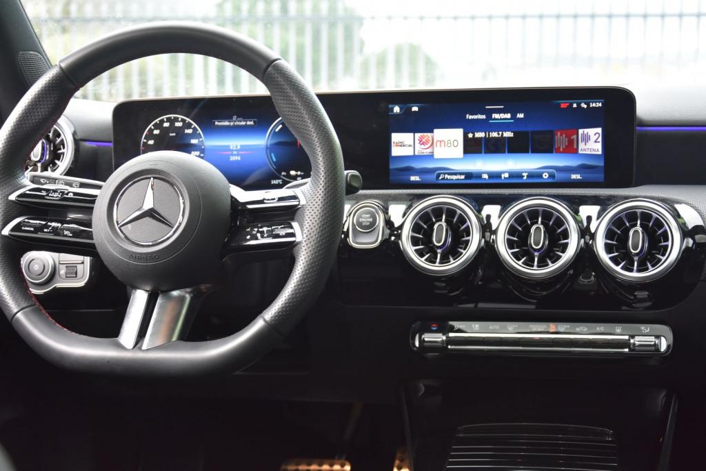 Mercedes-Benz A 250e AMG (HÍBRIDO PLUG-IN)