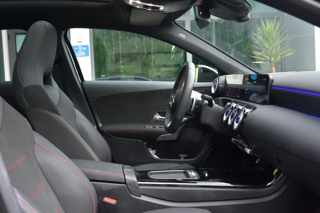 Mercedes-Benz A 250e AMG (HÍBRIDO PLUG-IN)