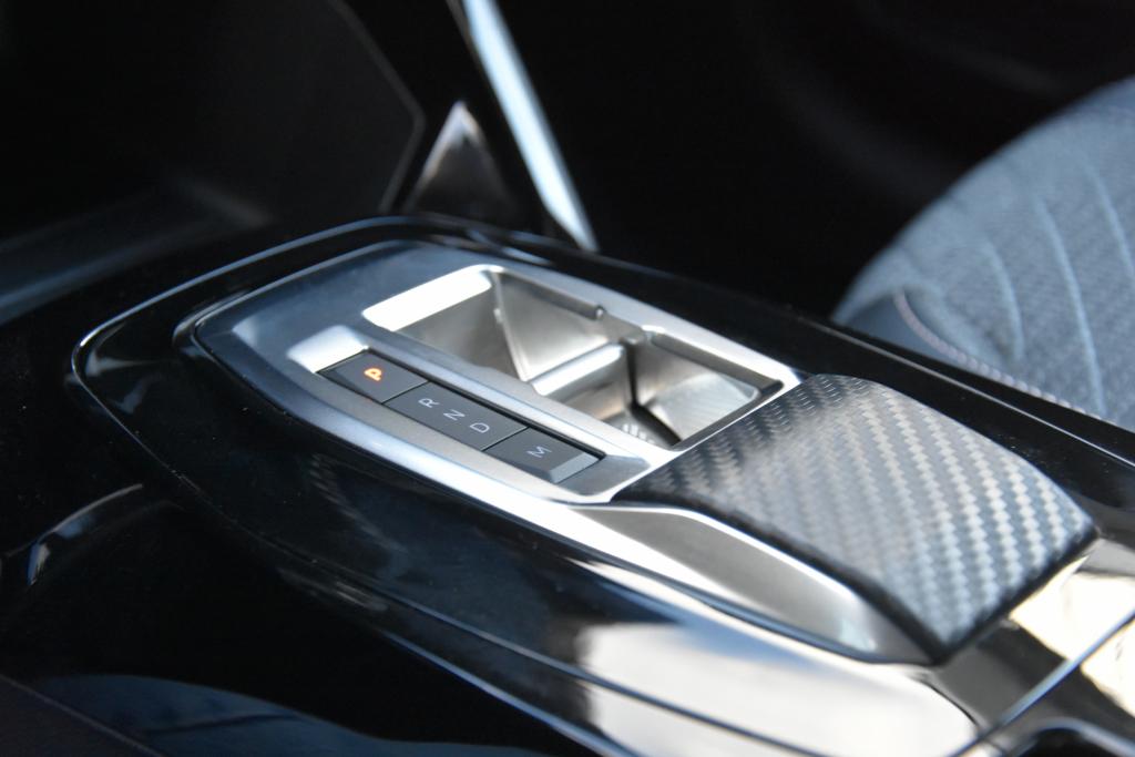 Peugeot 208 1.2 Hybrid Allure e-DCS6