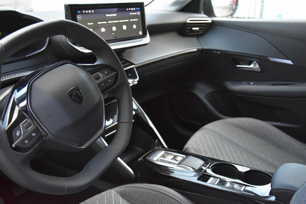 Peugeot 208 1.2 Hybrid Allure e-DCS6