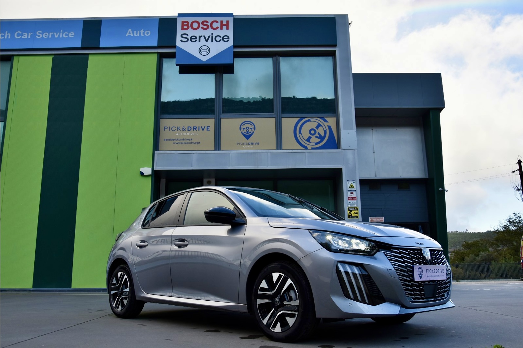 Saber mais: Peugeot 208 1.2 Hybrid Allure e-DCS6 Pick & Drive